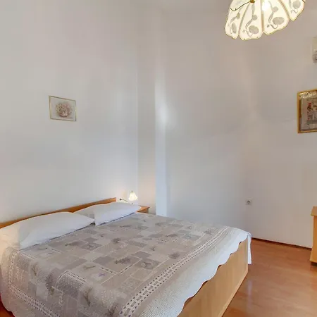 Appartamento 7942a Mali Lošinj